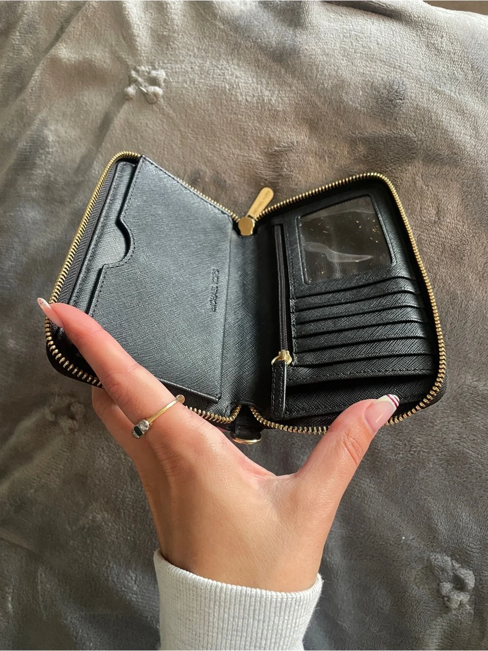 Michael Kors compact zip